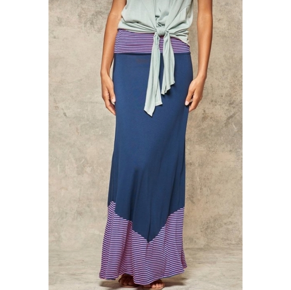 🆕🌿JERSEY MAXI SKIRT🌿 - Picture 3 of 10